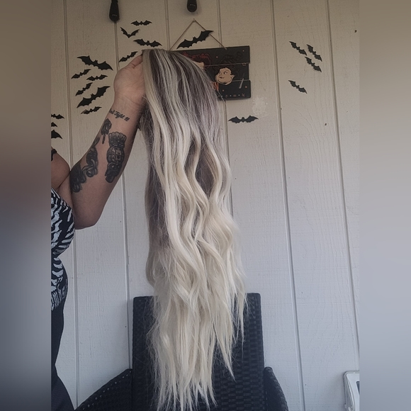 Chelsey Smith Cosmetics Jenny Wig - Picture 3 of 8